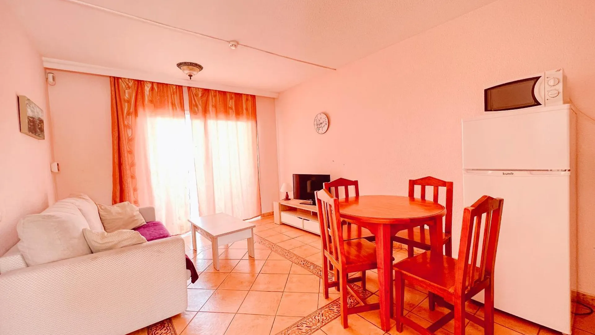 1 Bedroom Apartment In Parque Cattleya, Playa De Las Americas Arona